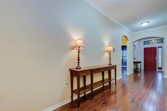 Building Photo - 1122 Oakcrest Dr