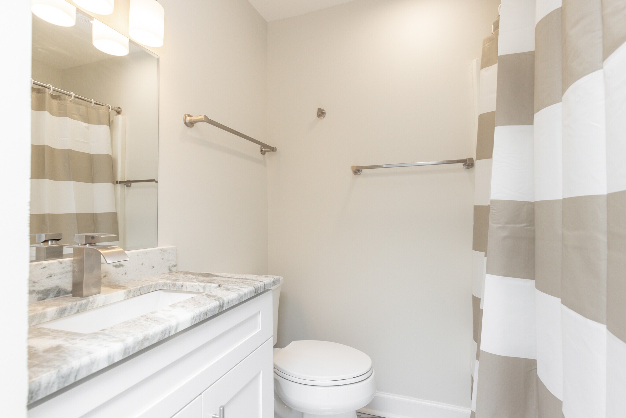 Building Photo - 11823 N Briar Patch Dr