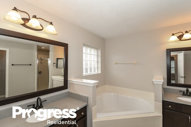 Building Photo - 707 Red Cedar Ct