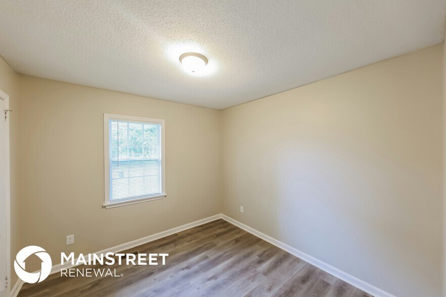 Building Photo - 2551 Janice Cir NE