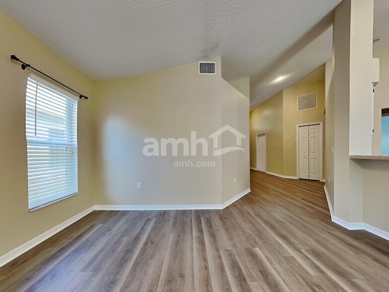 Building Photo - 10835 Peppersong Dr