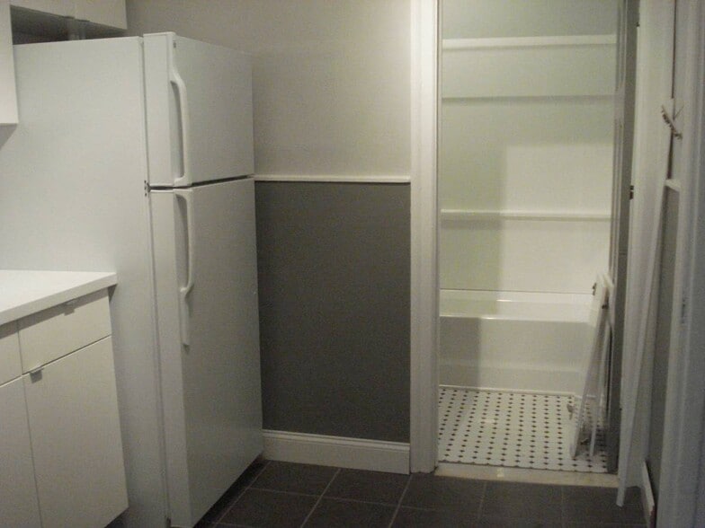 Kitchen/Bath - 2404 Parrish St