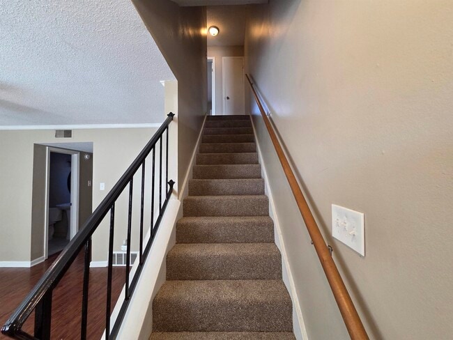 Building Photo - 2104 Harbert Ave