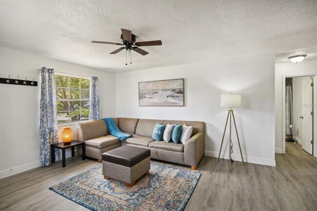 Building Photo - 811 W Magnolia St