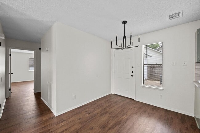 Building Photo - 2907 W Slaughter Ln