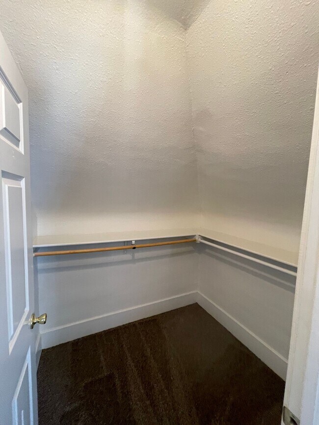 Building Photo - 1229 12th St