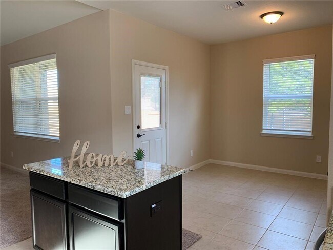 Building Photo - 8881 Oval Glass St