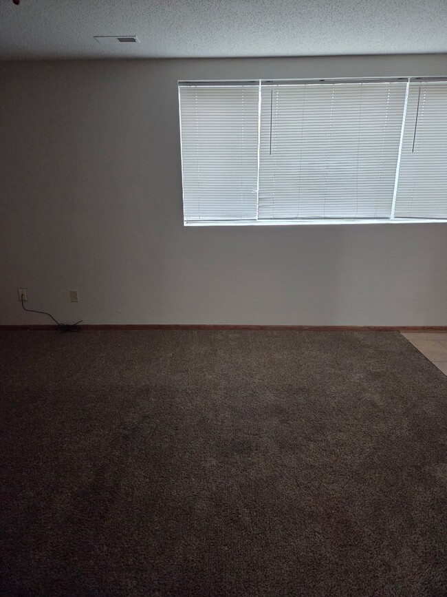 Building Photo - 315 N 1st St