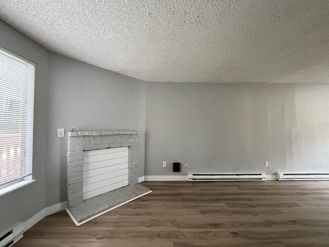 Building Photo - 4911 SW Beaverton Hillsdale Hwy