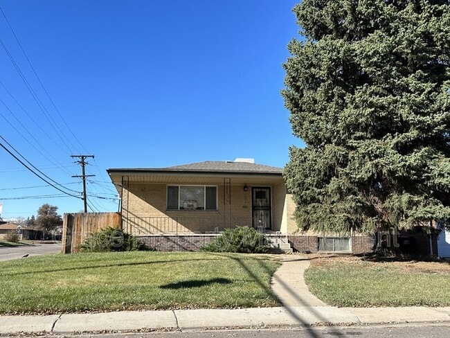 Building Photo - 501 Yates St