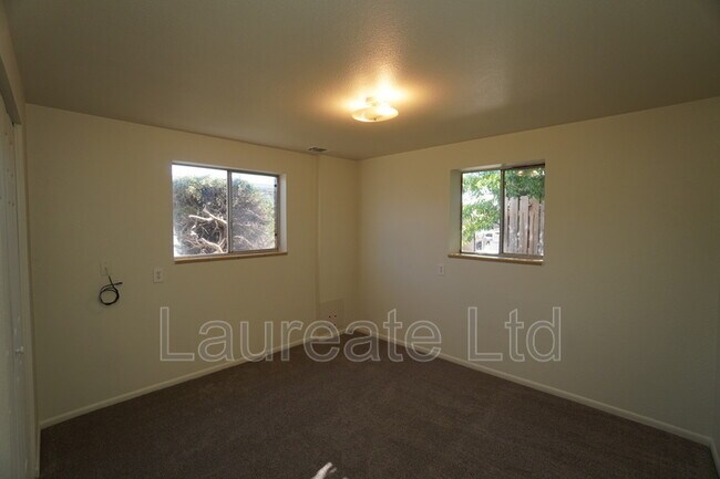 Building Photo - 3330 W Mountain Rd