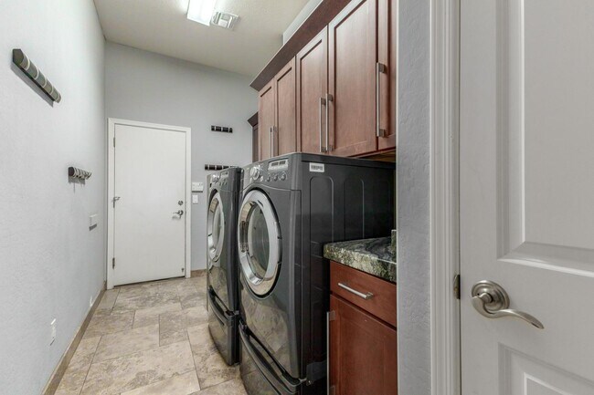 Building Photo - 27414 N 22nd Ln