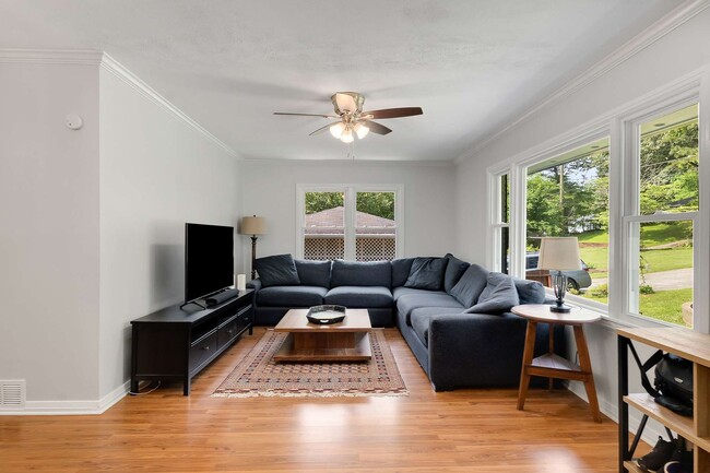 Building Photo - Charming 1950's Ranch w/ Modern Upgrades a...