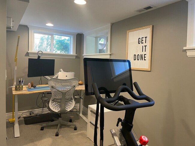 Building Photo - Immaculate and Updated Mid Century Home in Whittier Heights