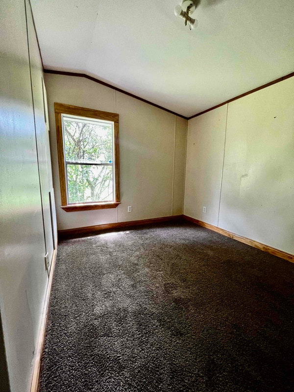 Building Photo - 1038 Maple Dr