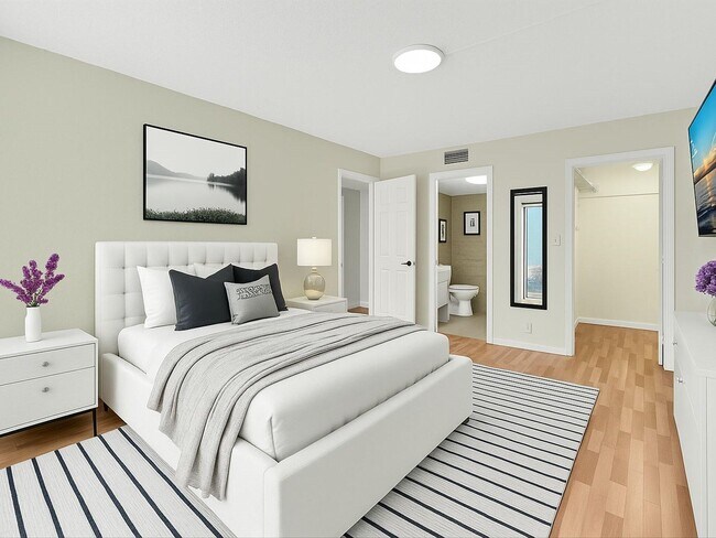 Building Photo - 220 Lakeview Dr