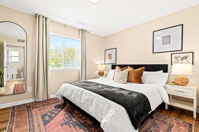 Building Photo - 18355 Mesle St