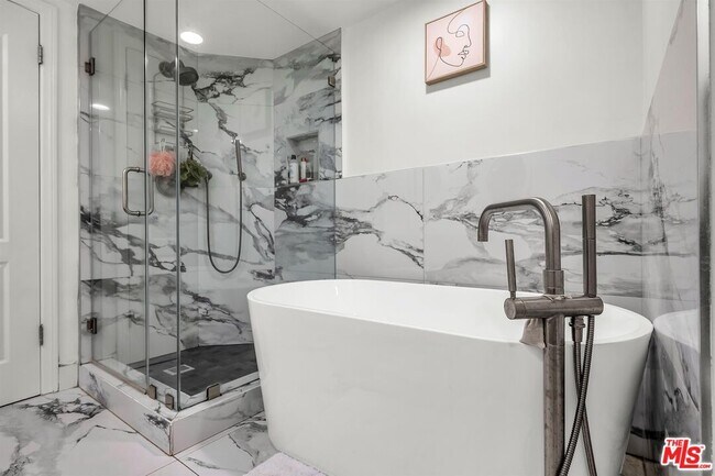 Building Photo - 10555 Ashton Ave