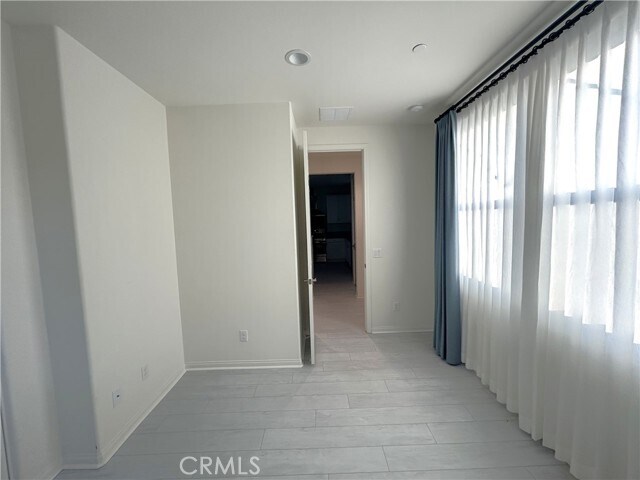 Building Photo - 16134 Paddock Ave