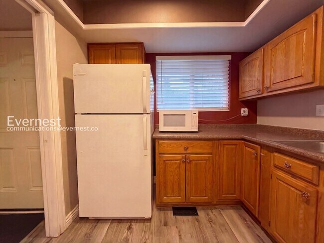 Building Photo - 254 S Oman Rd