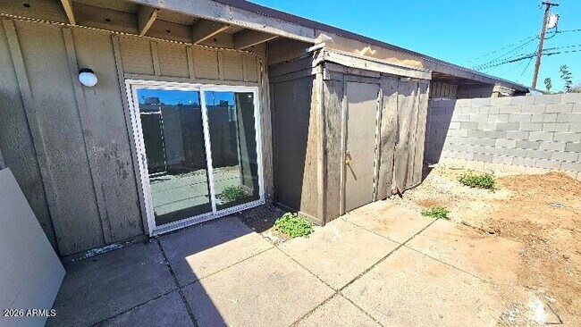 Building Photo - 2202 W Heatherbrae Dr