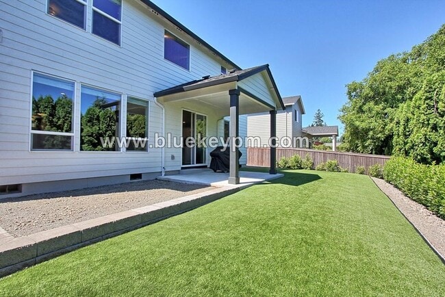 Building Photo - 4 Bed, 3 Bath Home in Walnut Grove Near An...