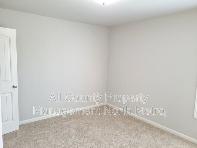 Building Photo - 6477 Crosscreek Ln