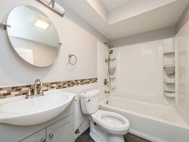 Building Photo - 880 S Plum Grove Rd