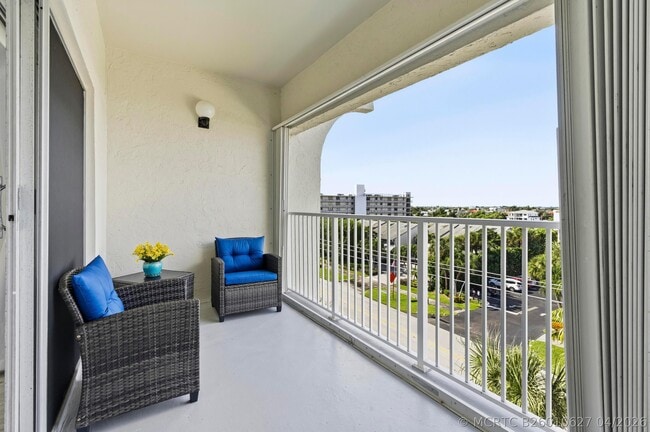 Building Photo - 3520 S Ocean Blvd
