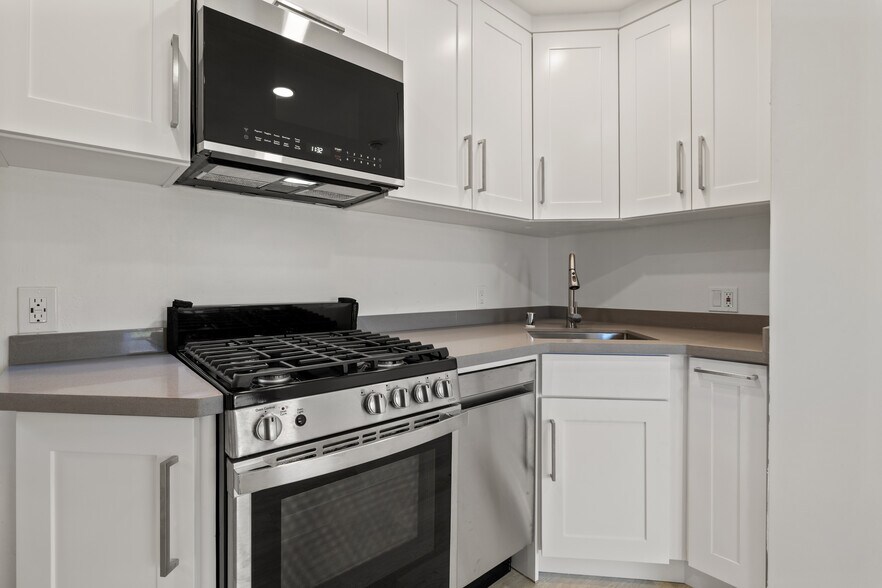 Building Photo - 36 Westminster Ave