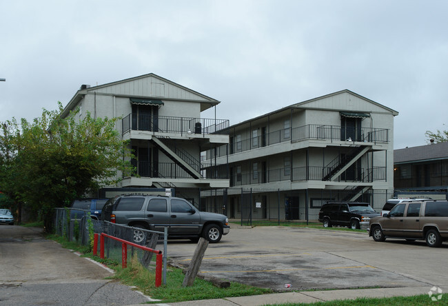 Primary Photo - Alhambra Apartments