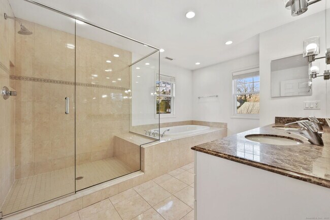 Building Photo - 53 Midbrook Ln