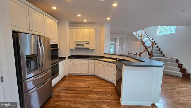 Building Photo - 8021 Kidwell Town Ct
