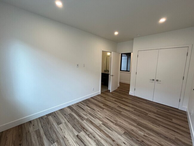 Building Photo - Gorgeous Tetherow 4 Bedroom + Office