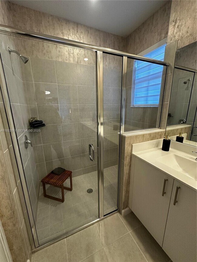 Building Photo - 2288 SE 30th St