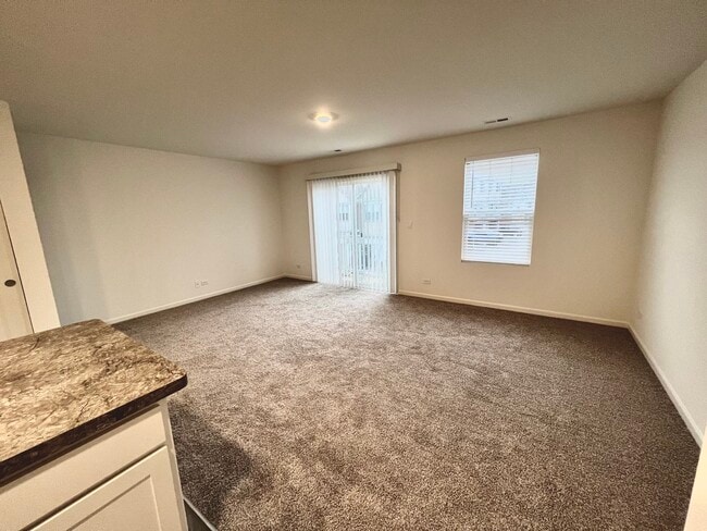 Building Photo - 217 Goldenrod Dr