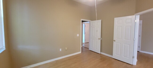 Building Photo - 3/2 (Hickory Walk in Haile Plantation) Beautiful home off the 15th Green of Haile Golf Course.