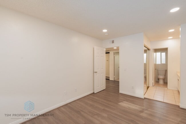 Building Photo - 8407 Spring Desert Pl