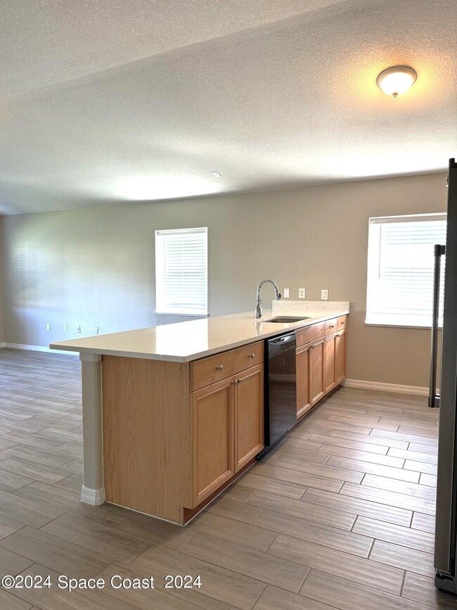 Building Photo - 5615 Andrea St