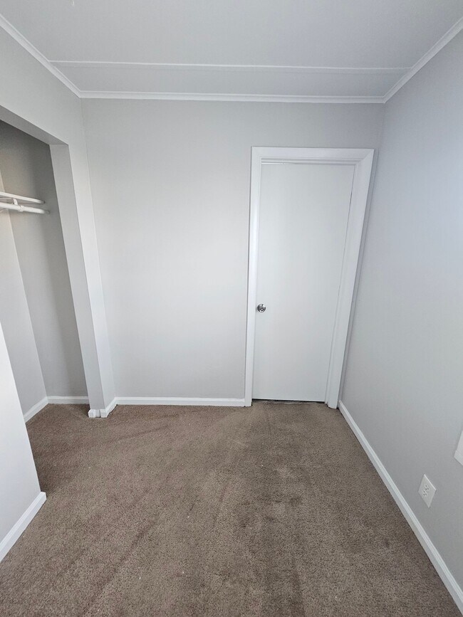 Building Photo - 529 Revere Rd