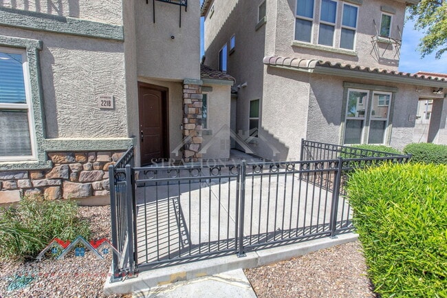 Building Photo - 2218 N 77th Dr