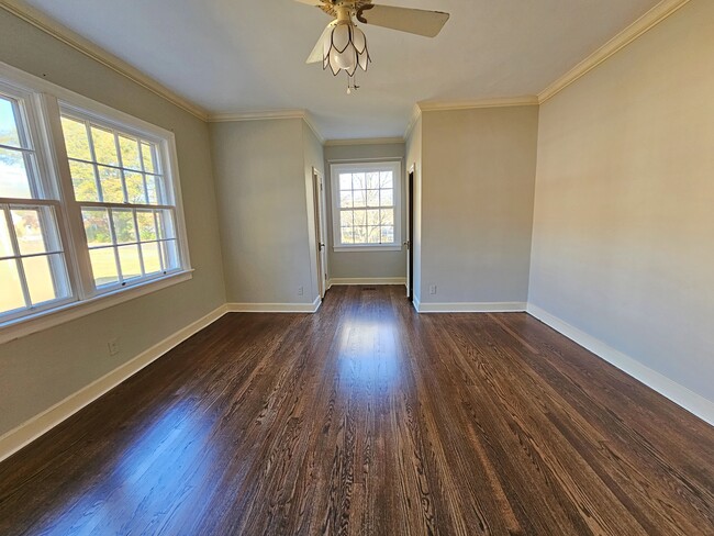 Building Photo - 541 W Sumter St