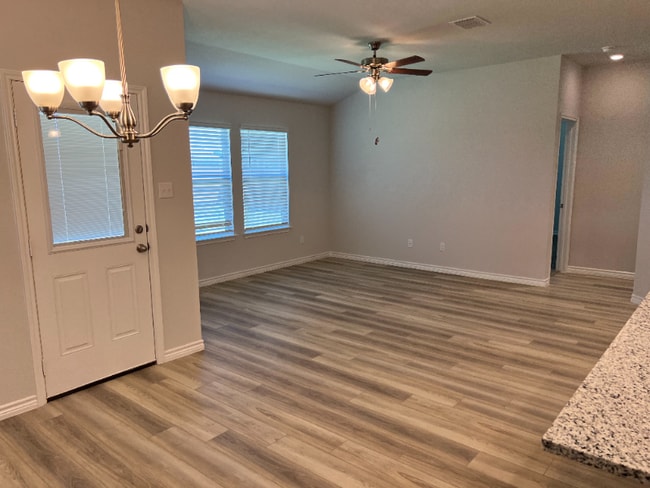 Building Photo - 10905 Hollister Ln