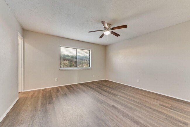 Building Photo - 4209 Martindale Dr
