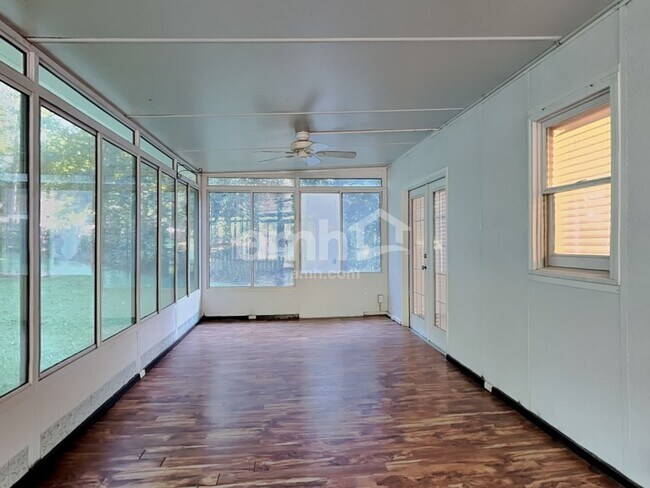 Building Photo - 6112 Glenridge Ct