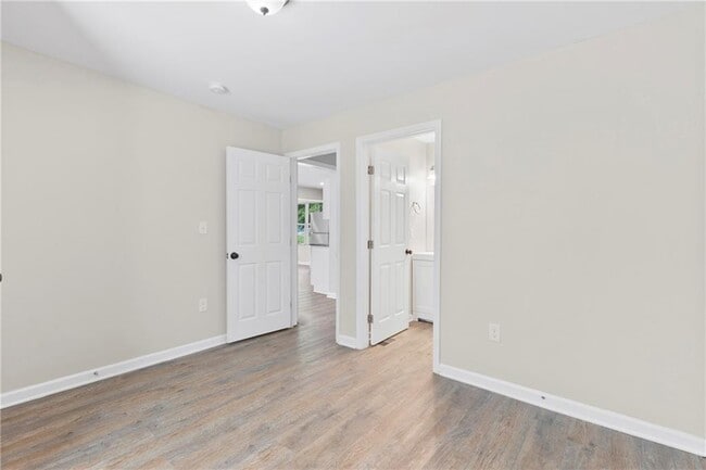 Building Photo - 2343 Carver Dr NW
