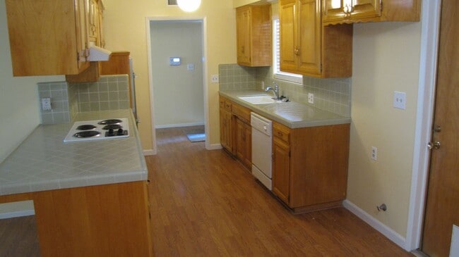 Building Photo - NOR 3 bedroom 2 bath