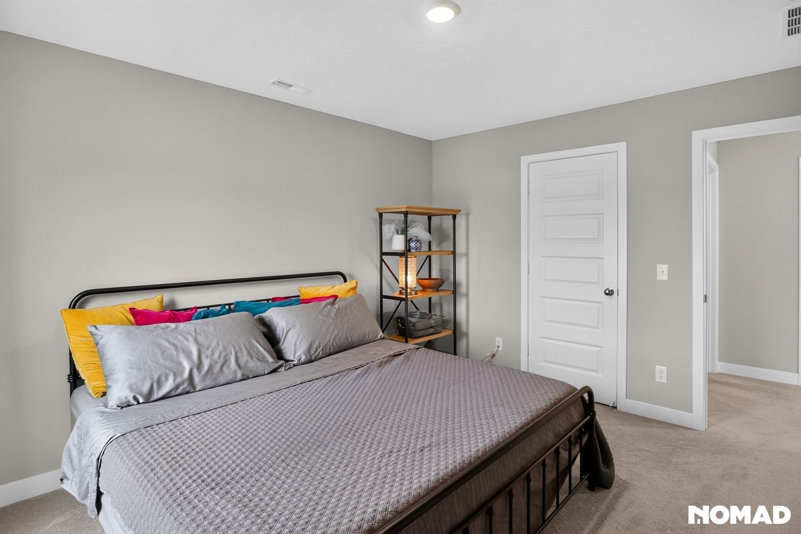 Building Photo - 9540 Park Meridian Dr