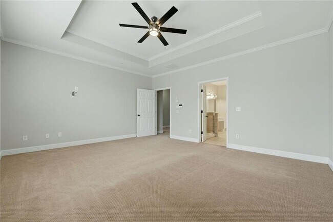 Building Photo - 319 Creekbank Way SE