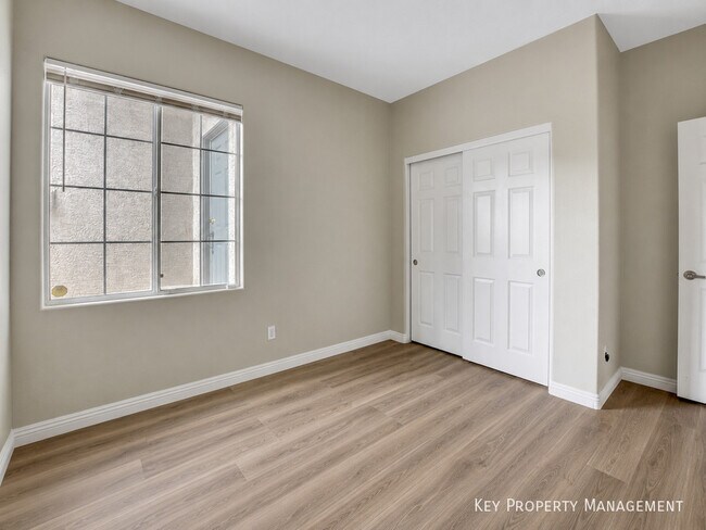Building Photo - 2294 Tedesca Dr